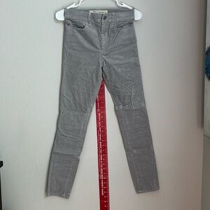 Gap. 1969. True skinny. Super high rise. Light gray velvet. Size 25